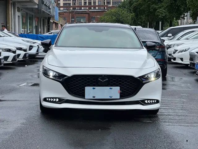 Mazda Axela — Фото автомобиля 2