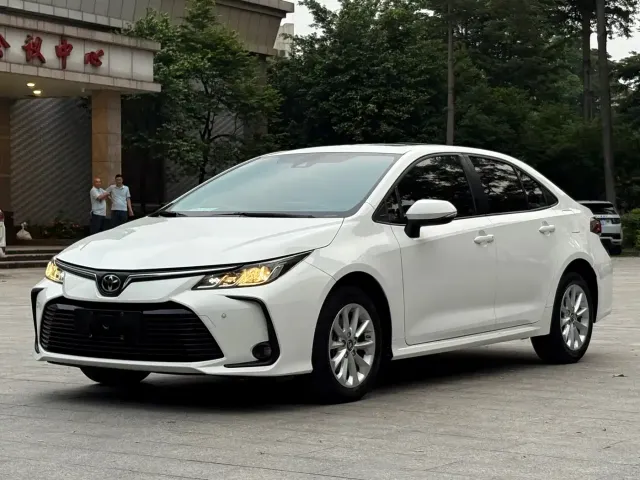 Фотография автомобиля — Toyota Corolla