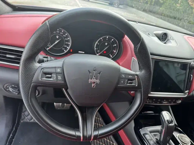 Maserati Levante — Фото автомобиля 14