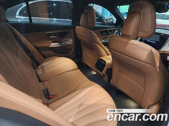 Mercedes-Benz E-Class — Фото автомобиля 10