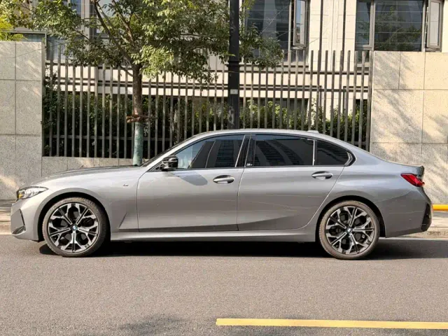 BMW 3 Series — Фото автомобиля 2