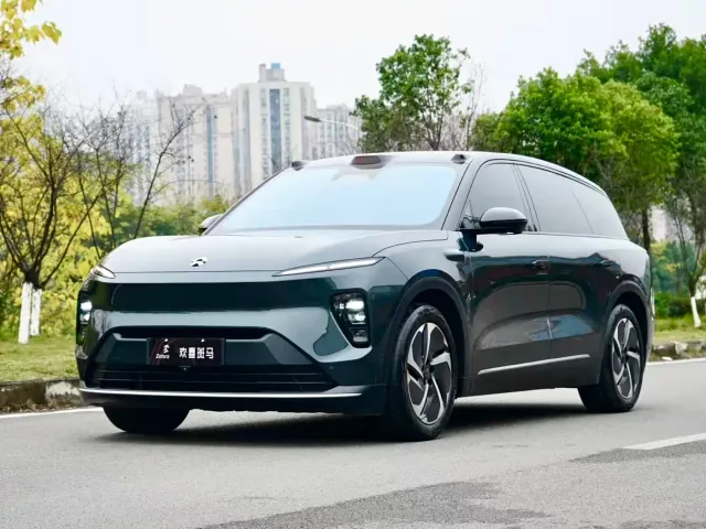 Nio ES8 — Фото автомобиля 2