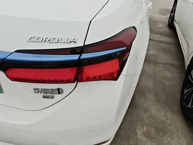 Toyota Corolla Twin Engine E+ — Фото автомобиля 7