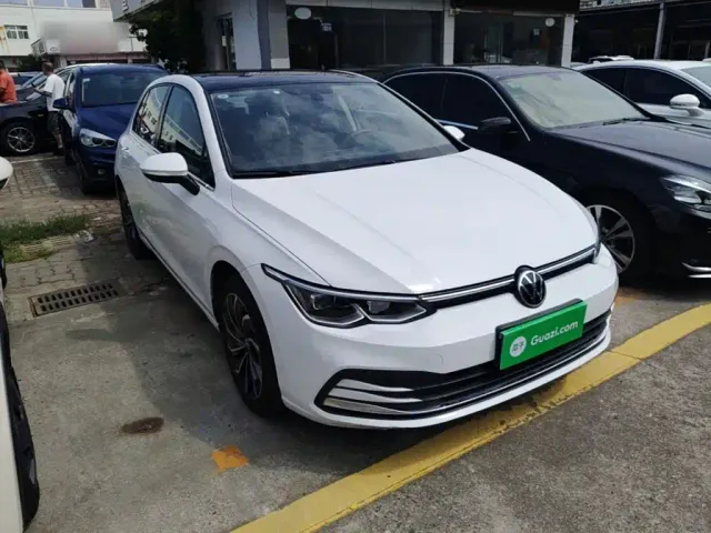 Volkswagen Golf — Фото автомобиля 3