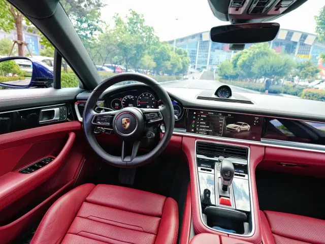 Porsche Panamera — Фото автомобиля 11