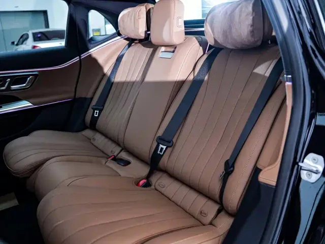 Mercedes-Benz E-Class — Фото автомобиля 19