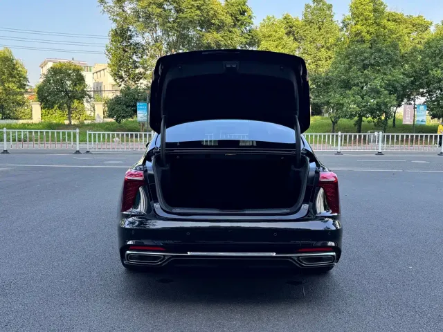 Hongqi H5 — Фото автомобиля 16