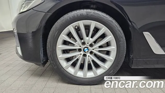 BMW 5 Series G30 — Фото автомобиля 5