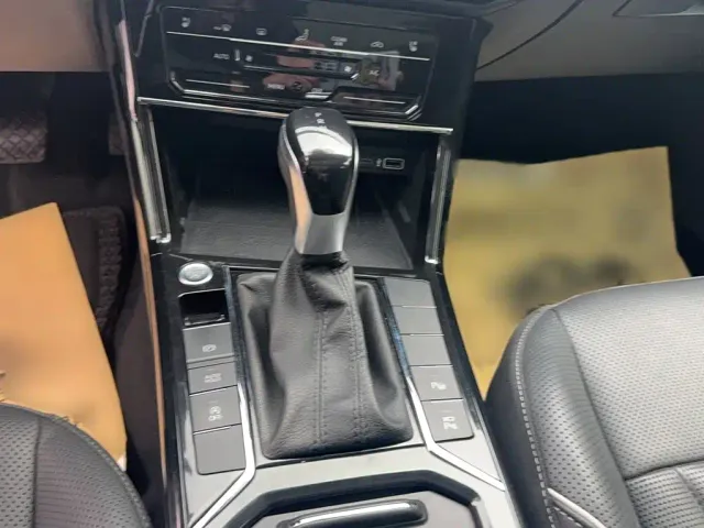 Volkswagen Passat — Фото автомобиля 8