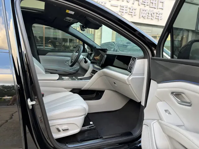 BYD Song Ultra — Фото автомобиля 16