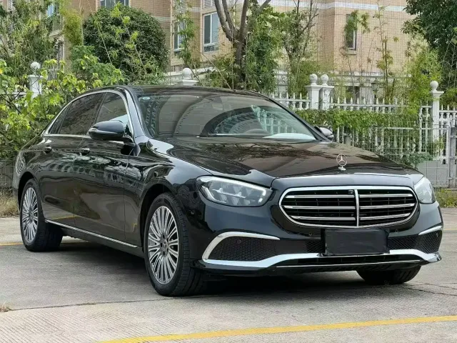 Mercedes-Benz E-Class — Фото автомобиля 3