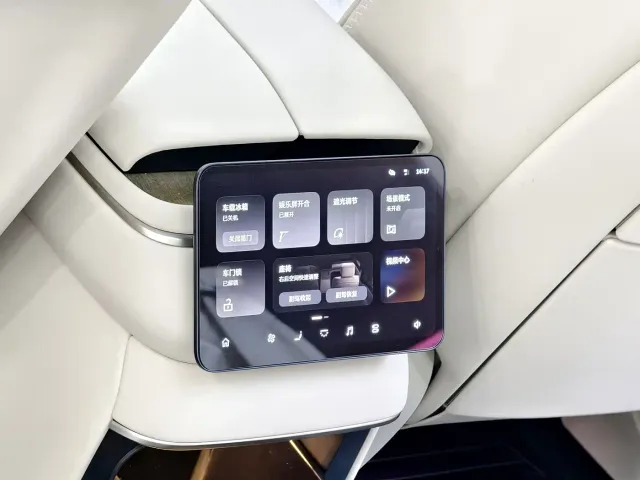 Nio ES8 — Фото автомобиля 15