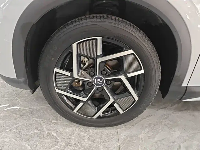 BYD Yuan PLUS — Фото автомобиля 22