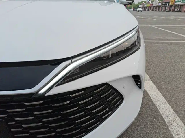 BYD Qin L — Фото автомобиля 15