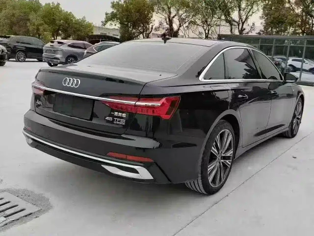 Audi A6L — Фото автомобиля 9
