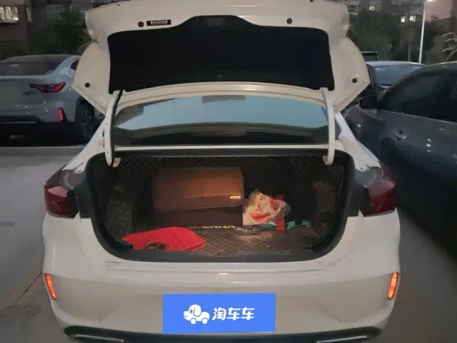 Changan Eado — Фото автомобиля 4