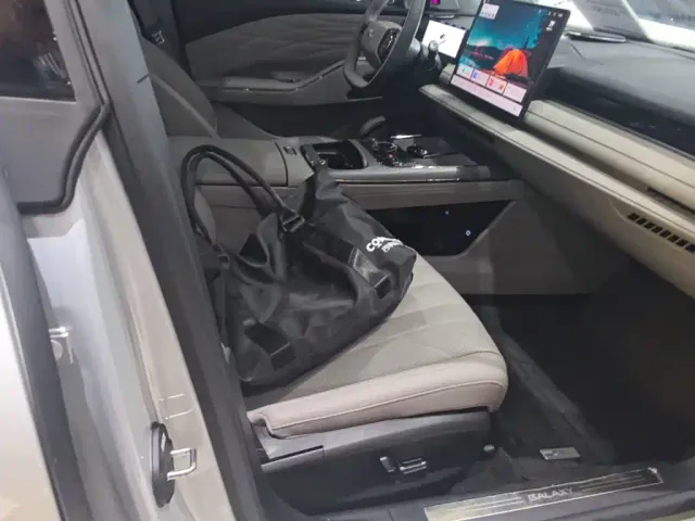 Geely Galaxy Xingyao 8 — Фото автомобиля 24