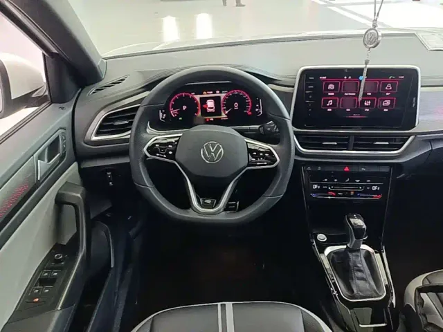 Volkswagen T-Roc — Фото автомобиля 14