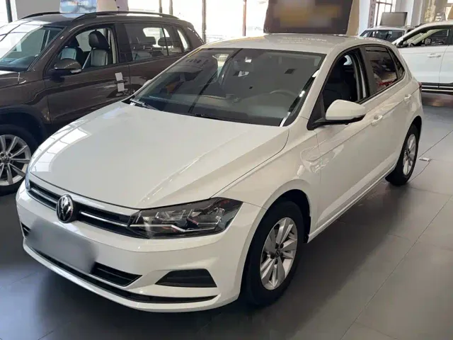 Фотография автомобиля — Volkswagen Polo