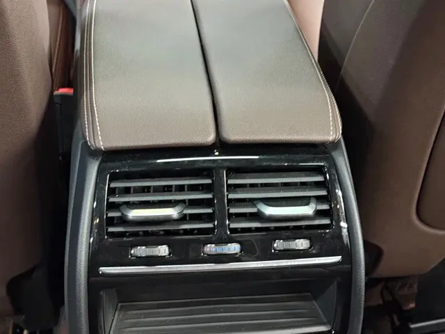 BMW 5 Series — Фото автомобиля 13