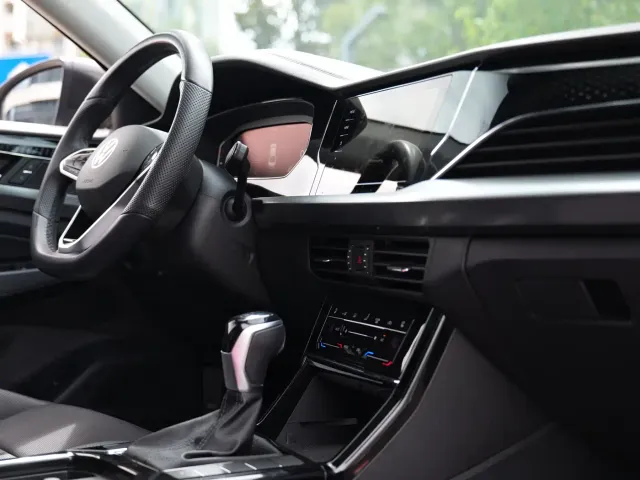 Volkswagen Passat — Фото автомобиля 12
