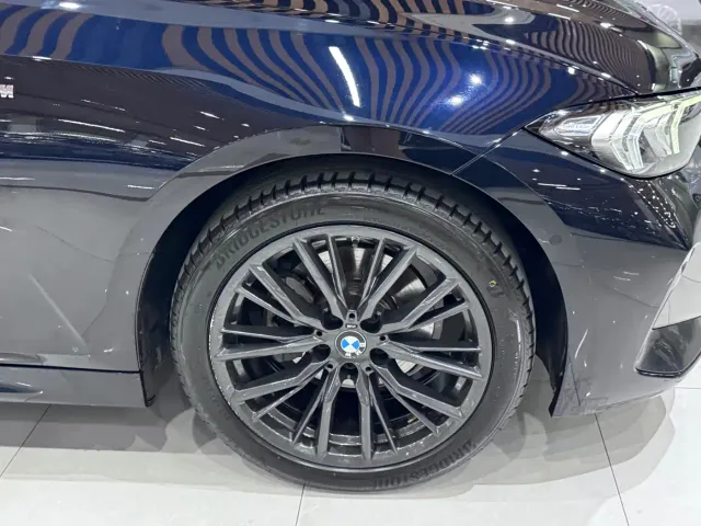 BMW 3 Series — Фото автомобиля 16