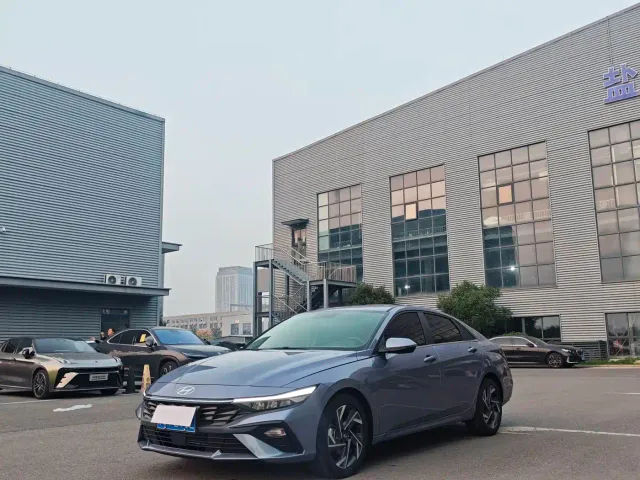Фотография автомобиля — Hyundai Elantra