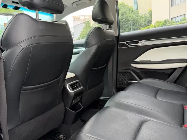 Geely Emgrand L — Фото автомобиля 10