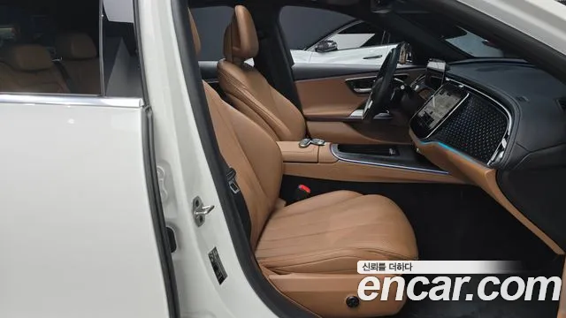 Mercedes-Benz E-Class — Фото автомобиля 23