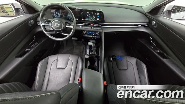 Hyundai Avante CN7 — Фото автомобиля 10
