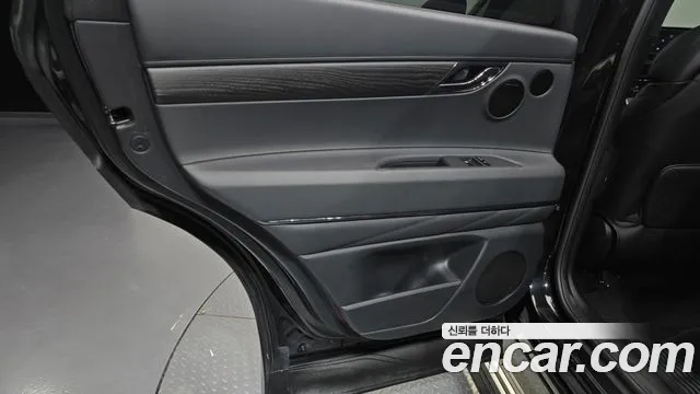 Genesis GV80 — Фото автомобиля 14