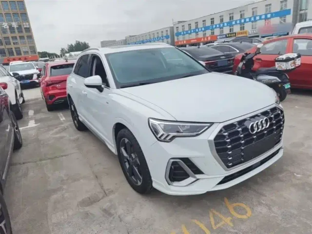 Audi Q3 — Фото автомобиля 3