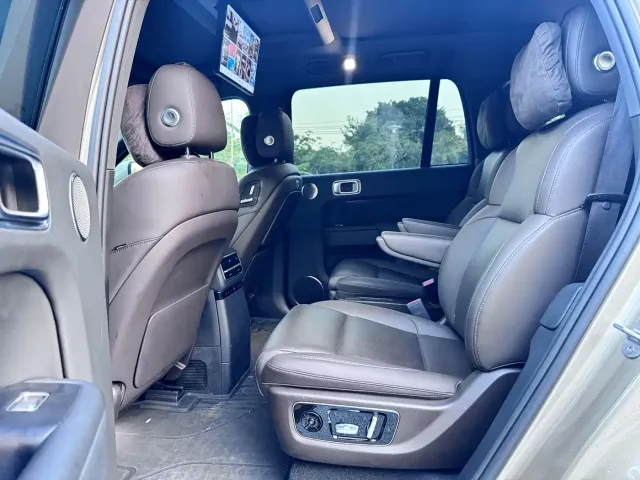 Li Auto L9 — Фото автомобиля 16