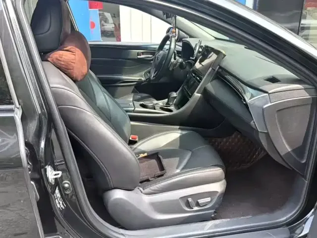 Toyota Avalon — Фото автомобиля 5