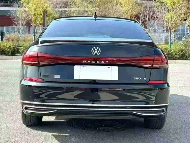 Volkswagen Passat — Фото автомобиля 8