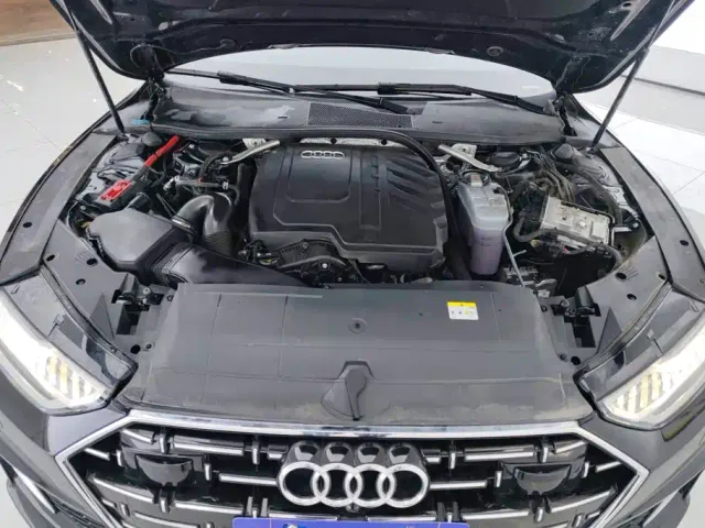 Audi A7L — Фото автомобиля 10