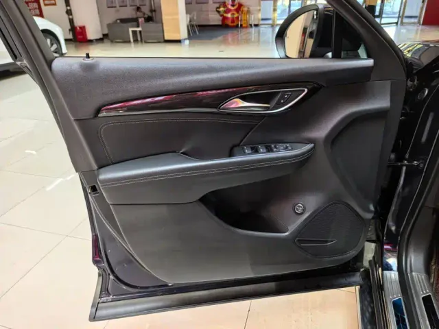 Buick Envision Plus — Фото автомобиля 6