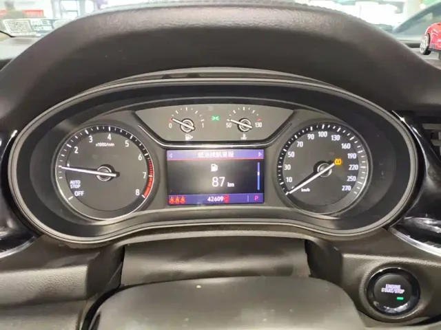 Buick Regal — Фото автомобиля 11