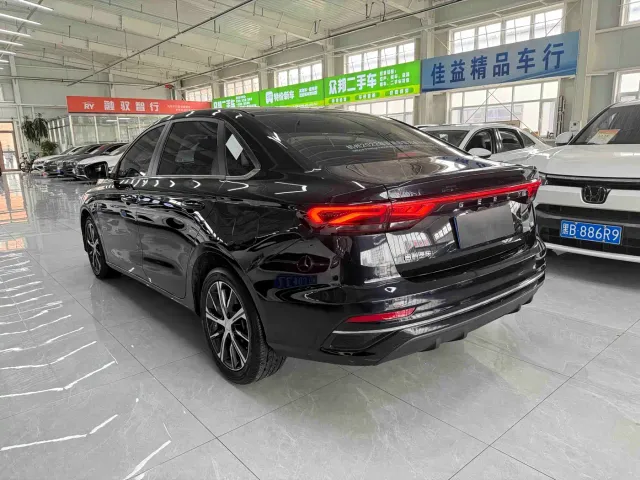 Geely Emgrand — Фото автомобиля 6