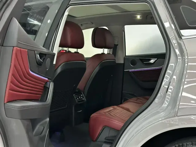 Hongqi HS5 — Фото автомобиля 6