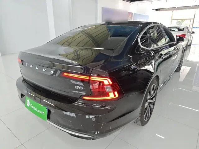 Volvo S90 — Фото автомобиля 6