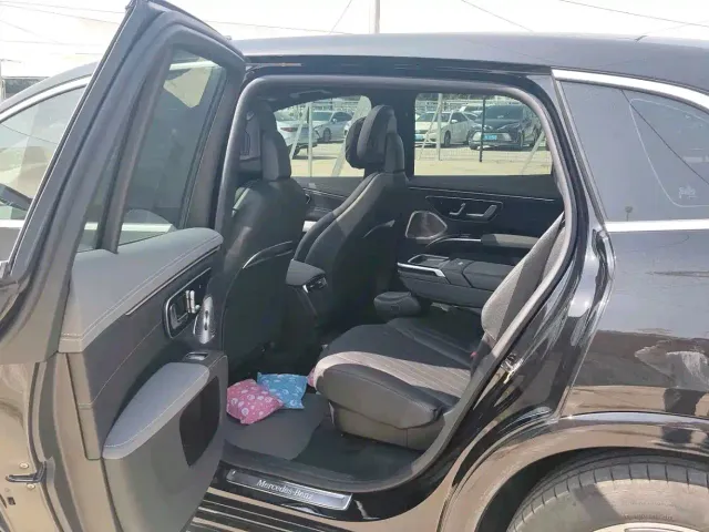 Mercedes-Benz EQS SUV — Фото автомобиля 3