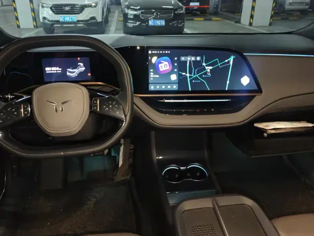 Hongqi EH7 — Фото автомобиля 12
