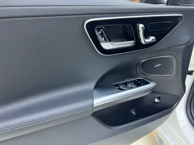 Mercedes-Benz C-Class — Фото автомобиля 13