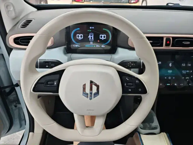 Leapmotor T03 — Фото автомобиля 10