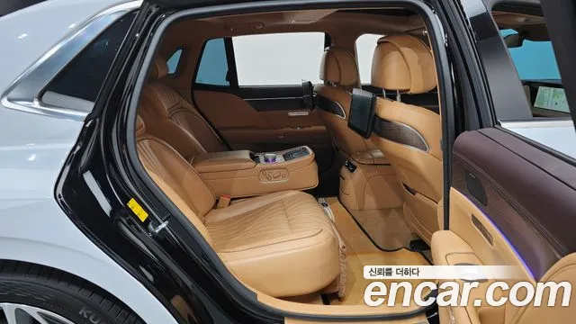 Genesis G90 Бензин 3.5 турбо AWD — Фото автомобиля 11