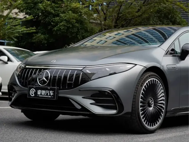 Mercedes-Benz EQS AMG — Фото автомобиля 7