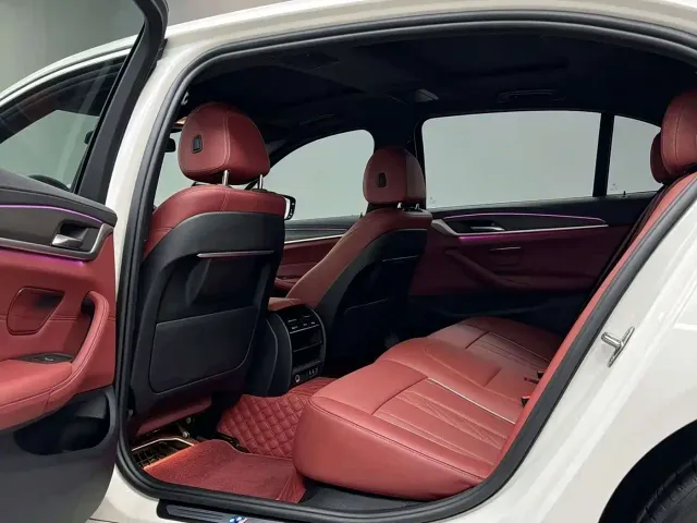 BMW 5 Series — Фото автомобиля 4
