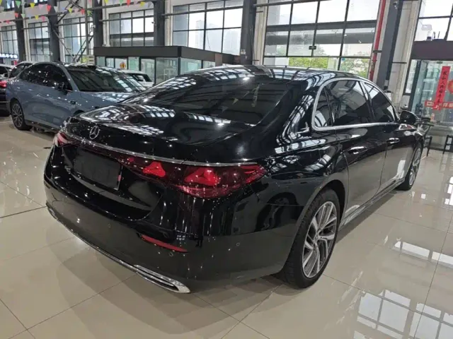 Mercedes-Benz E-Class — Фото автомобиля 6