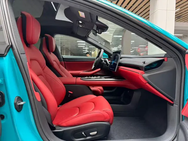 Xiaomi SU7 — Фото автомобиля 17